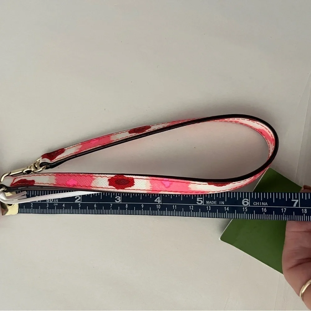 Kate Spade ♠️ New With Tags Laurel Way front pocket wristlet
